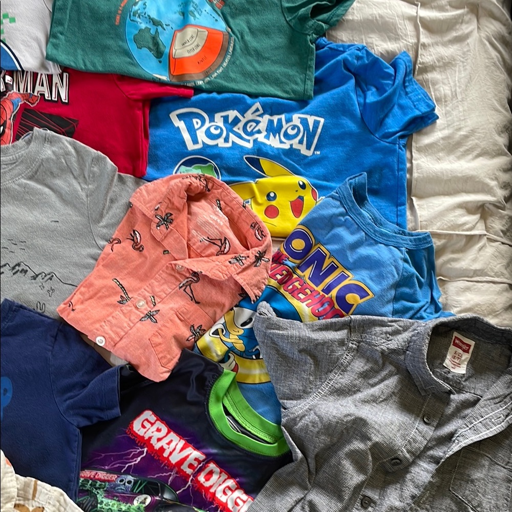 Well loved Kids Graphic T-Shirts and Shorts Bundle. Sized 3T- size 6 - Picture 2 of 8